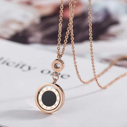 Stainless Steel Double Circle Roman Numeral Necklace For Women Turnable Black White Shell Pendent Necklace Jewelry Party.